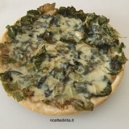 Pizza rustica con lattuga