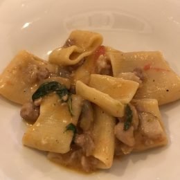 Paccheri funghi e salsiccia