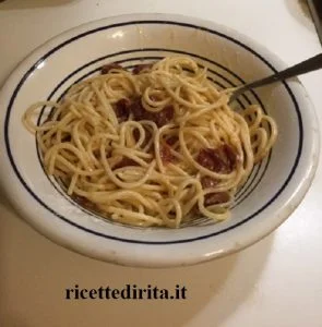 Frittata di pasta con pomodori secchi