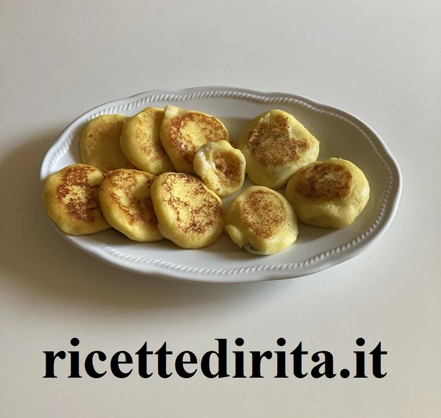 Focaccine patate e zucchine