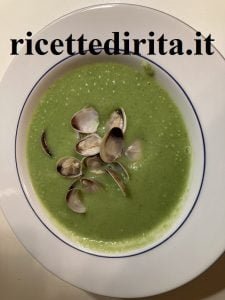 Vellutata di zucchine con vongole