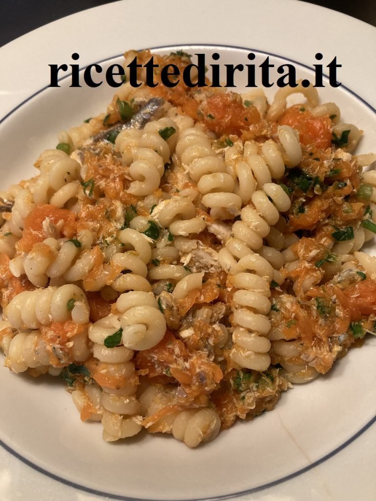Fusilli con zucca e alici